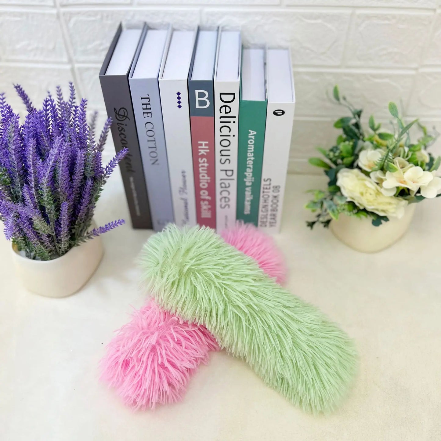 Catnip-Infused Plush Chew Toy – Soft Teaser Pillow & Interactive Playstrip for Cats